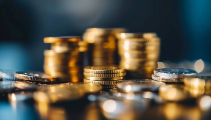 金融监管总局局长李云泽：金融风险稳步收敛，去年共处置不良资产3.8万亿