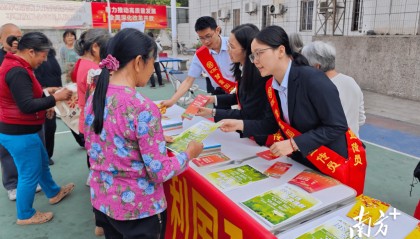 金融为民 | 工行云浮分行开展“购买国债 利国利民”主题宣传活动