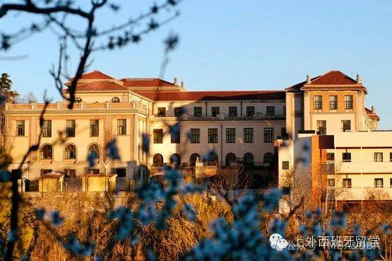 解锁胡安卡洛斯国王大学金融学硕士的神秘课程宝箱