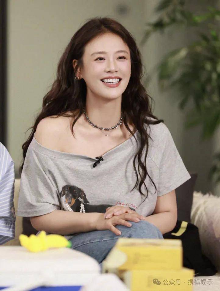 被全网劝分的这对终于分手了？她最近的状态确实肉眼可见的好！